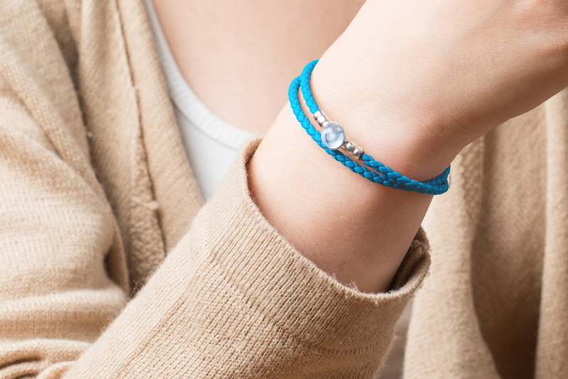 Pulsera de piel "Navy" con ADN mascota para mujer azul cielo